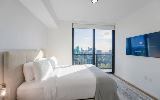Views Apartment Near Bayfront Park