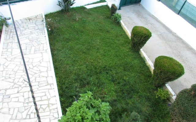 House with 3 Bedrooms in Sobral de Monte Agraço, with Enclosed Garden And Wifi