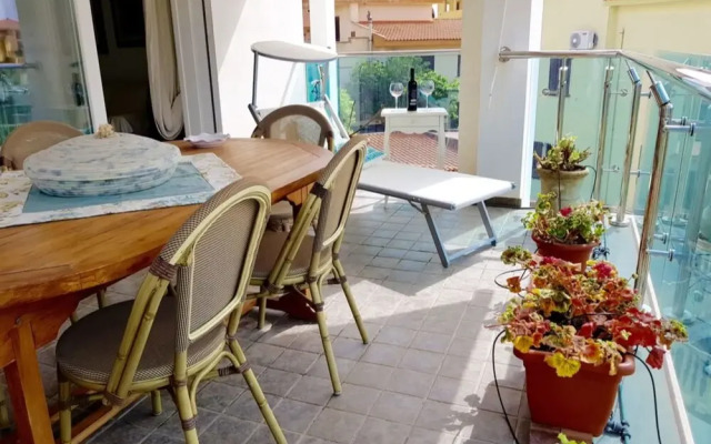 Oltremare apartment with large veranda for 6 people