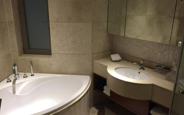 Sanya Seacube Holiday Hotel