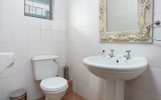 Courtyard on Higgo 6