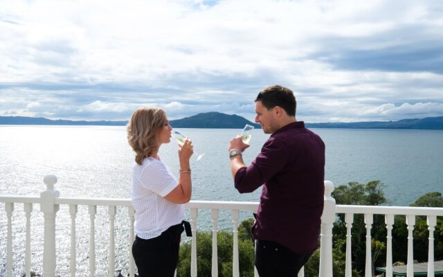 On The Point - Lake Rotorua