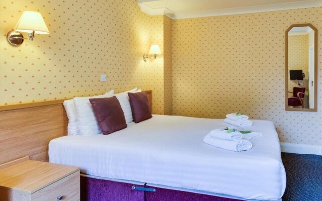 Cumberland Hotel