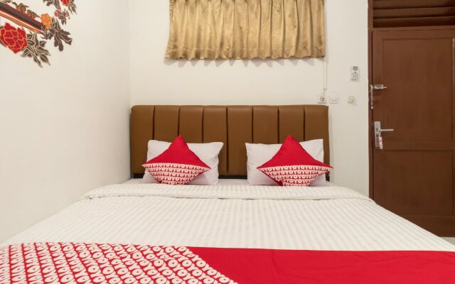 Titipapan Residence By OYO Rooms