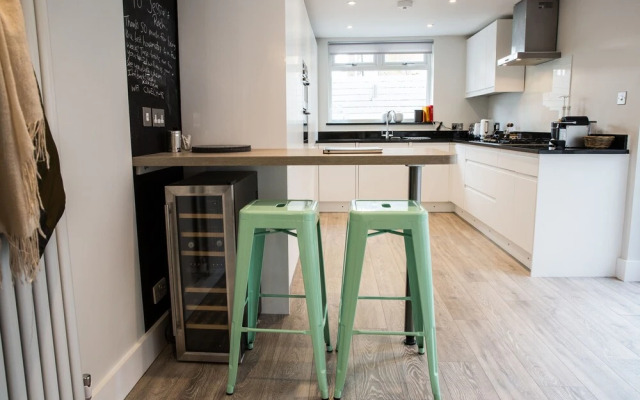 Altido Stylish 3Br Home W/ Garden In Fulham