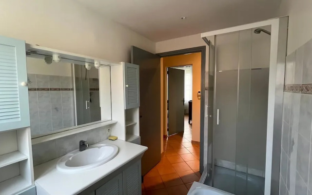 Villa in St Denis With Private Pool & Pyrenees View