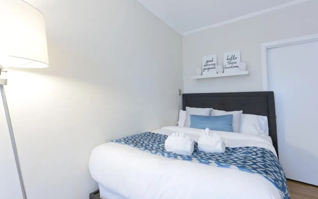 Pleasant Back Bay Suites by Sonder
