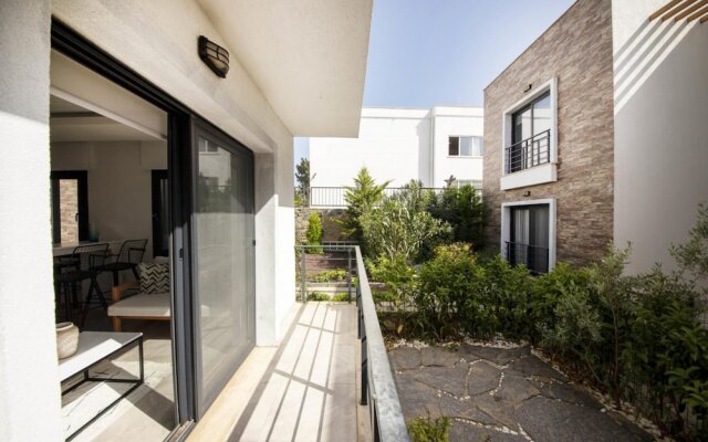 House With Balcony 1 Min to Beach in Bodrum