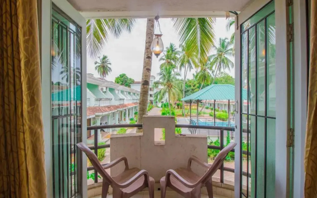 OYO Home 13674 Pool View Studio
