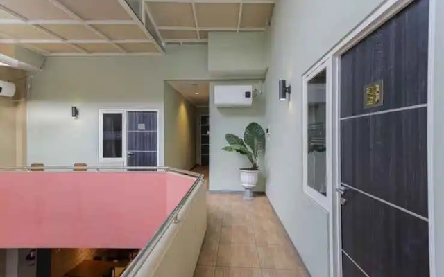 RedDoorz Plus @ Swun Stay Raya Langsep