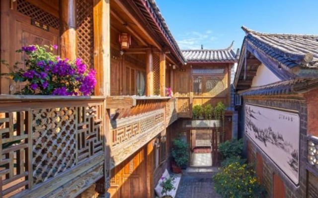 Floral Hotel Fantu