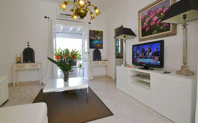 Beautiful villa in Colòn near the beach