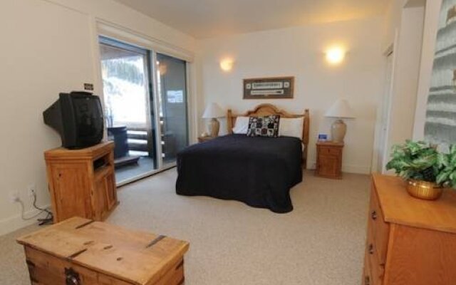 Saddle Ridge Townhomes