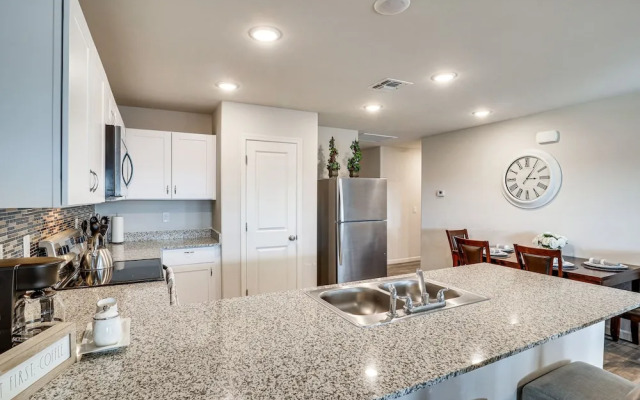 Bullhead City Home w/ Mtn View, By Colorado River
