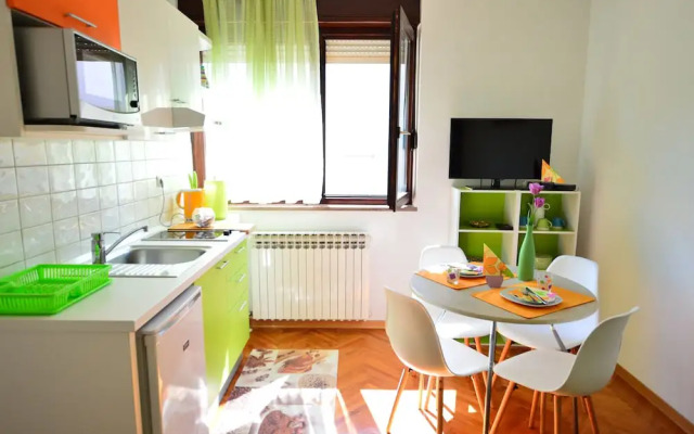 Elza Apartments