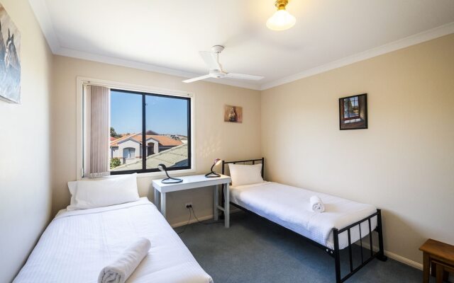 Breather 2/44 Beachside Way