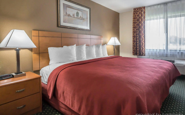 Quality Inn Coralville - Iowa River Landing