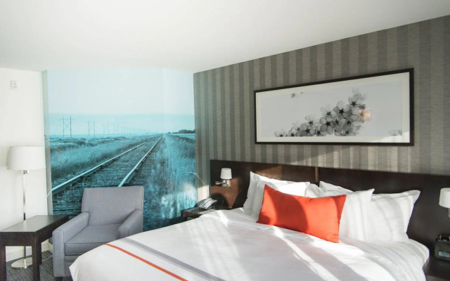 The Grand Winnipeg Airport Hotel by Lakeview