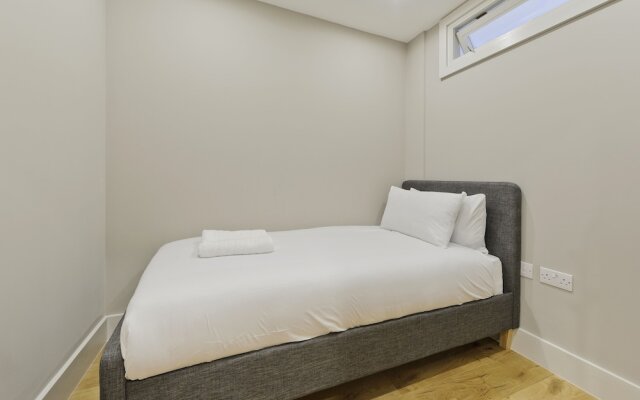 Immaculate new Apartment in Chelsea by Underthedoormat