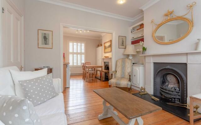 Charming 2 Bedroom Home in West London