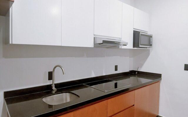 Moderno loft, a 1/2 cuadra de malecón, con alberca.