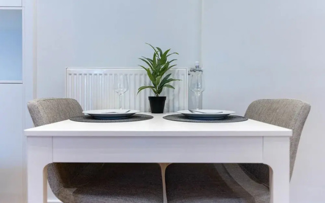 Elegant Flat 5 Walk to Metro Panormou