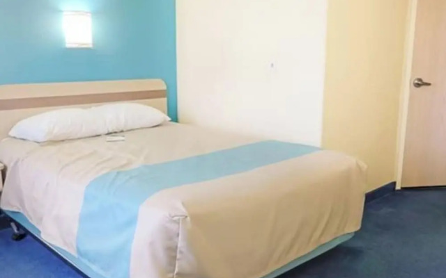 Motel 6