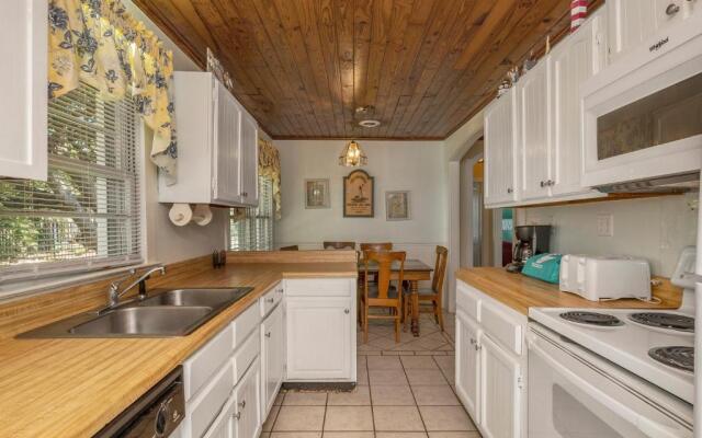 Papas Place by Oak Island Accommodations