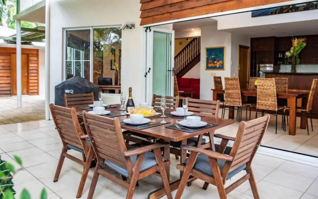 Four Mile Beach Retreat