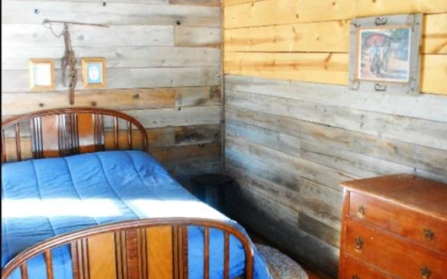 4D Longhorn Guest Ranch