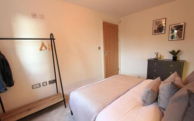 Cabot Mews Apartment 2