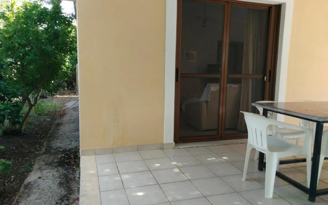Lefkas house with garden
