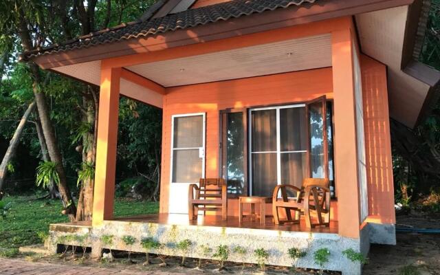 Paradise Beachfront Bungalows