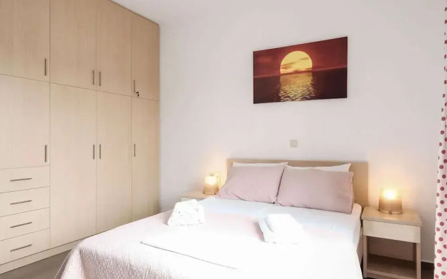 Sun-kissed Villa in Latsimas With Pool