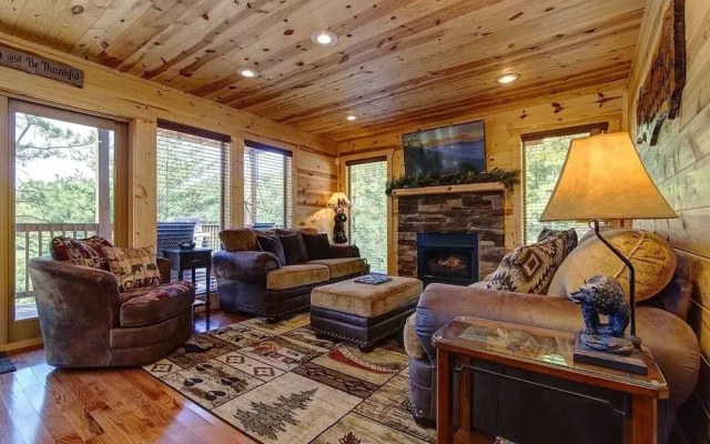 Frosty Bear 1338 - 4 Br Cabin
