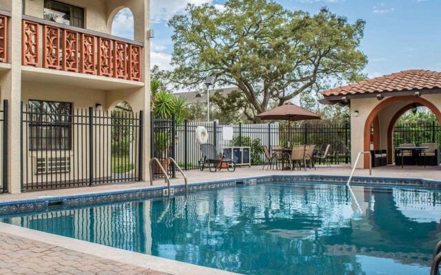 Clarion Pointe Tampa-Brandon Near Fairgrounds and Casino