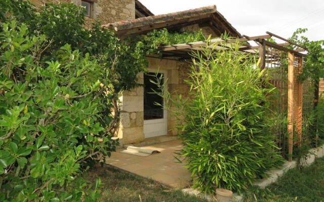 Gîte "Encazeneuve Haut"