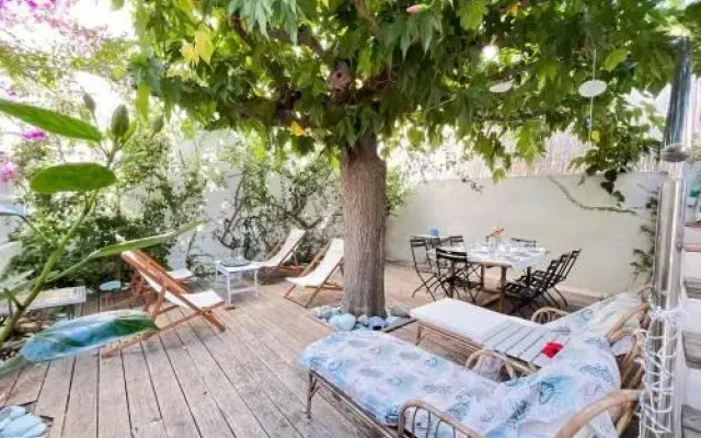 Calvi, Maison de charme, Jardin, plage 150 mètres.