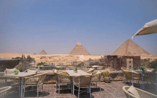 Sunshine Pyramids View Inn