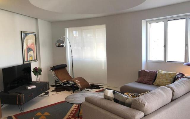 Architectural poetry in an unique 3bdrs view flat