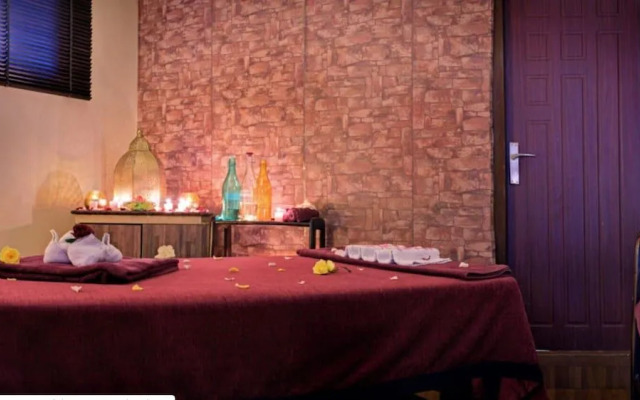 Queens Yard Suites & Spa By Sumi Yashshree