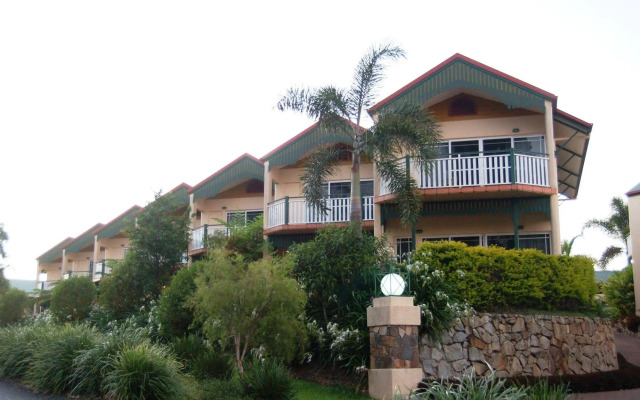 Tinaroo Lake Resort