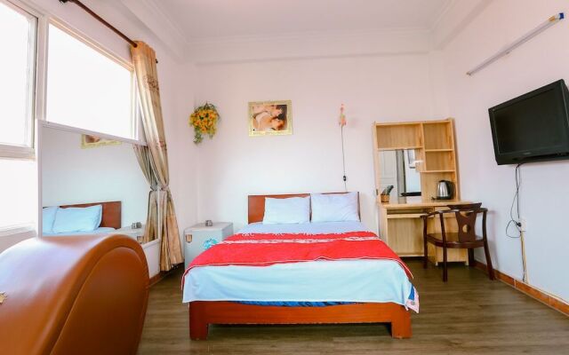 OYO 575 Van Xuan Hotel