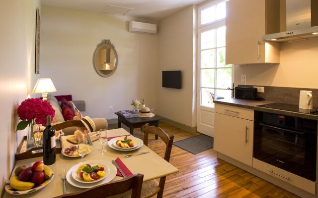 Les Hauts de Condom Appartements Climatisés Venez respirez l'air Gersois Vive le Slowtourisme