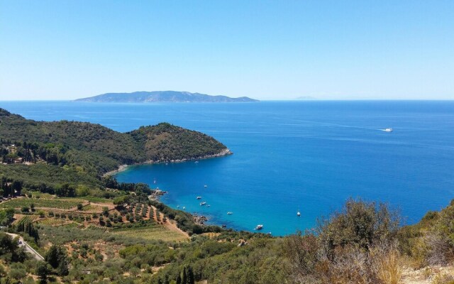 Beautiful Home in Ansedonia With Wifi and 4 Bedrooms