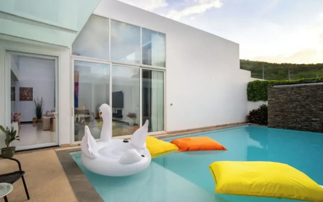Sky - 4BR Private Villa in Phuket