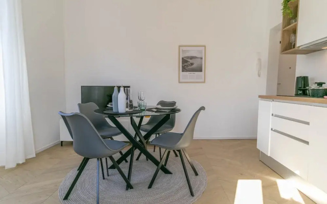 Lake River Apartment