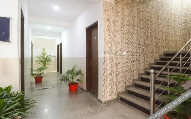 OYO 81499 Second Home Residency