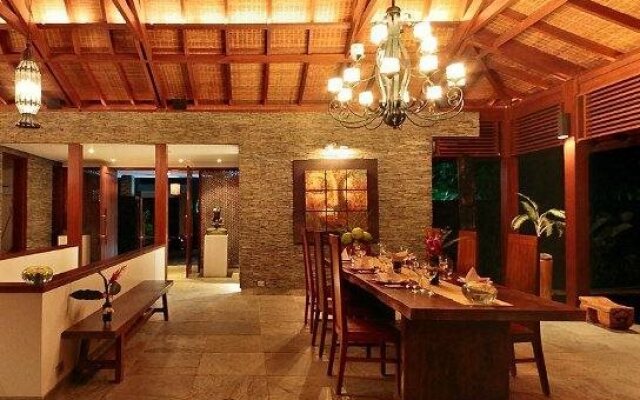 Solymar Villa