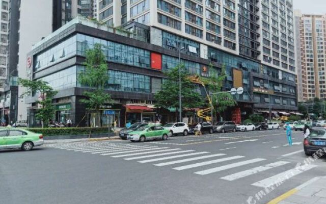 Liangjiang Yihao Hotel